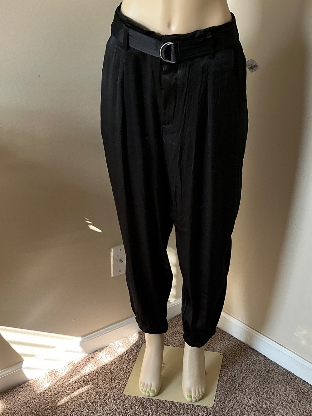 GAP Black Women’s Satin Tapered Belted Jogger Pants